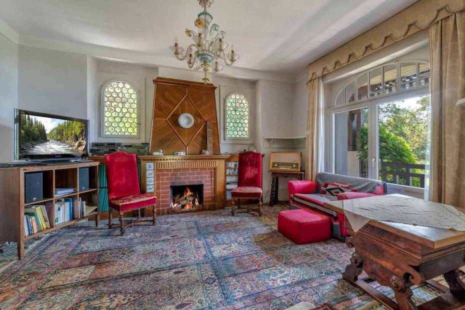 Maison de Maître de charme de 9.5 pièces sur une grande parcelle et magnifique vue sur le lac et le château à vendre à Blonay