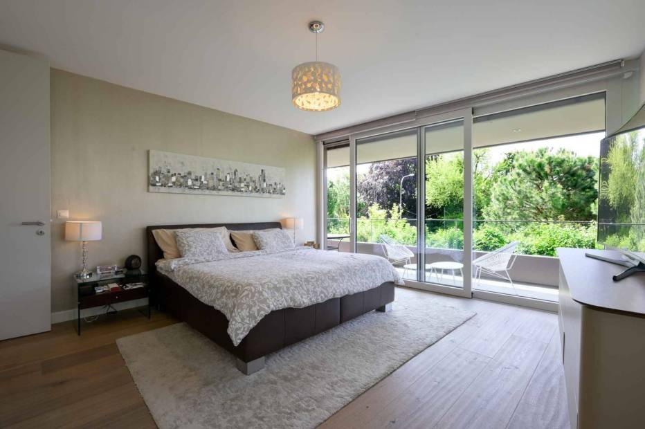 High standing 5.5-room duplex apartment with private garden for sale in La Tour-de-Peilz