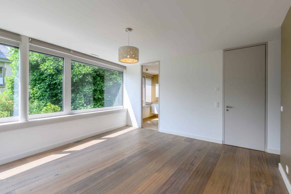 High standing 5.5-room duplex apartment with private garden for sale in La Tour-de-Peilz