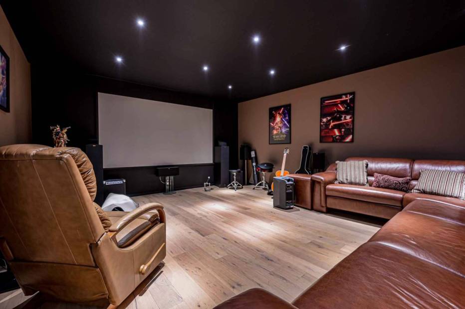 High standing 5.5-room duplex apartment with private garden for sale in La Tour-de-Peilz