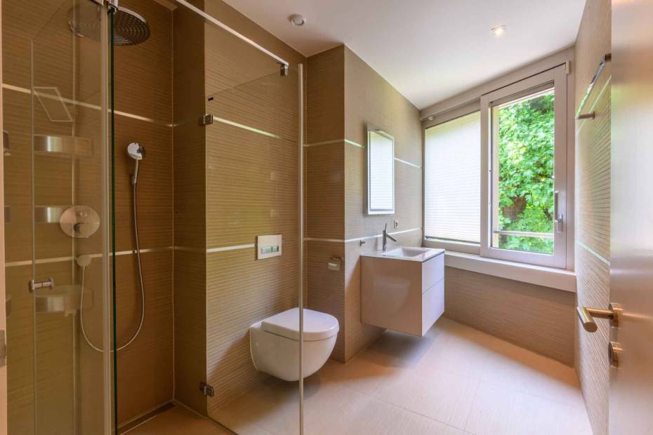 High standing 5.5-room duplex apartment with private garden for sale in La Tour-de-Peilz