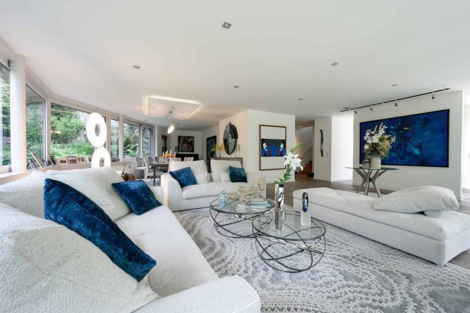 High standing 5.5-room duplex apartment with private garden for sale in La Tour-de-Peilz
