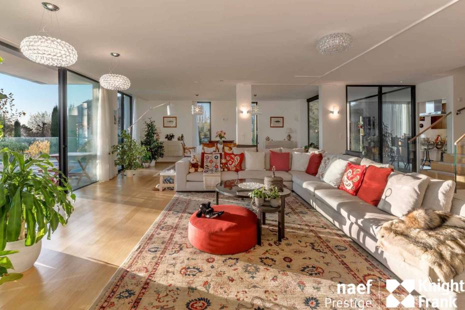 Exceptional Residence: Prestigious duplex apartment for sale just steps away from  Paudex port