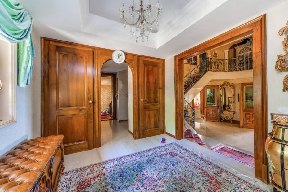 Sumptuous 15-room mansion for sale in Clarens