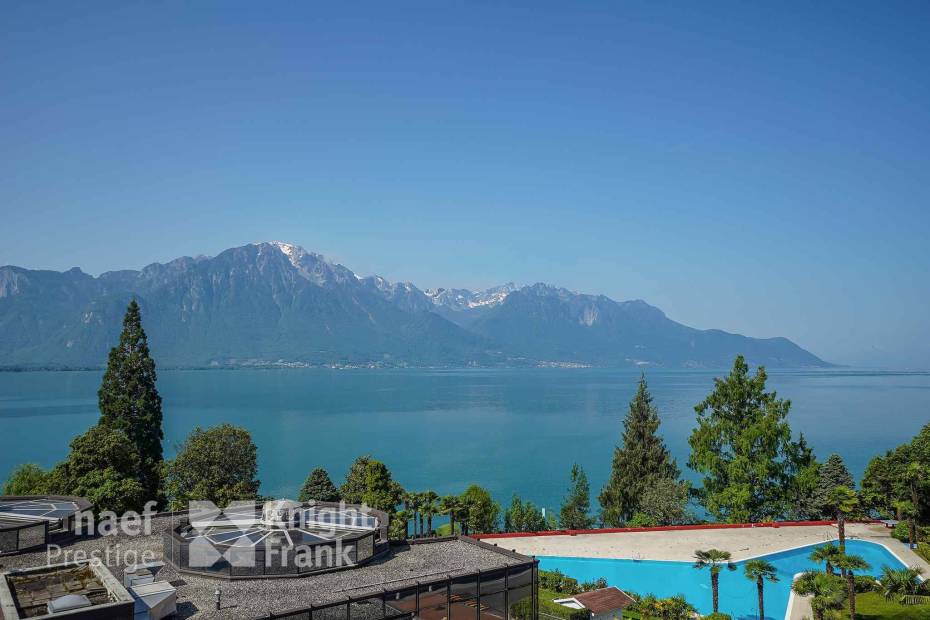 For sale in central Montreux, 4.5-room apartment with panoramic view of the lake