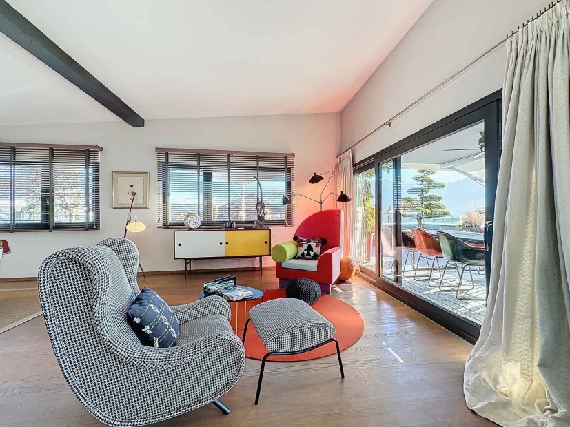 Magnifique appartement en attique de 5.5 pièces avec grande terrasse à vendre au centre de Vevey